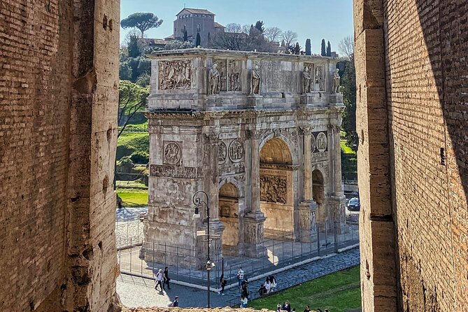 Colosseum Guided Tour and Ancient Rome - Roman Forum in 15 minutes: ruins, monuments, and walking pace