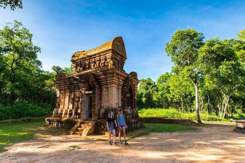 Da Nang: Full-day My Son Sanctuary And Hoi An Heritage Tour - The Japanese Covered Bridge and Sông Hoài Square finish the day well