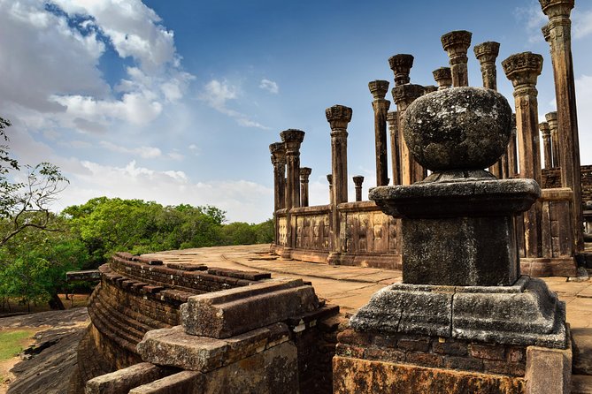 Day tour to Sigiriya,Dambulla & Polannaruwa (3 word heritage places) from Kandy - Guide style and car reality: what to ask for before you go