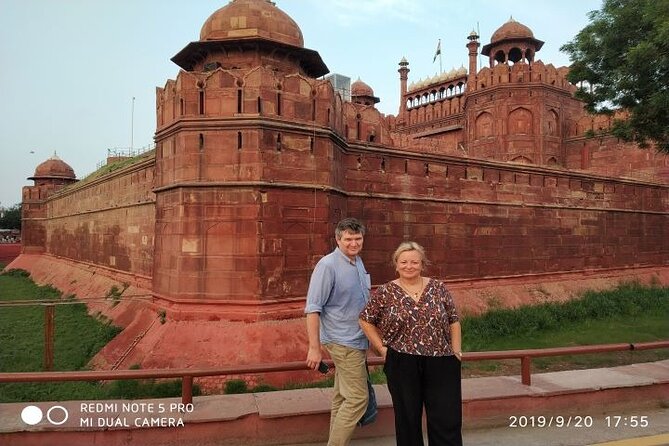 Delhi Sightseeing Tour: Top Monuments & City Highlights - The day in motion: pickup, vehicle, tuk-tuk, and pacing