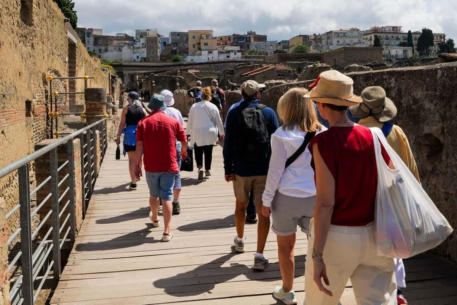 Discover Herculaneum: A guided tour of the ancient Roman city - How the 2-hour guided format keeps you focused