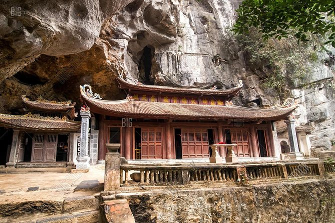 Discover Trang An Natural World Heritage, Bich Dong Pagoda, Cycling Day Tour - Hanoi pickup and the ride south that sets the tone