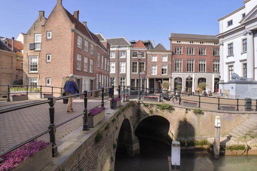 Dordrecht: Dark History Tour - Pirates on the Waterfront: Sea Thieves and Local Legends