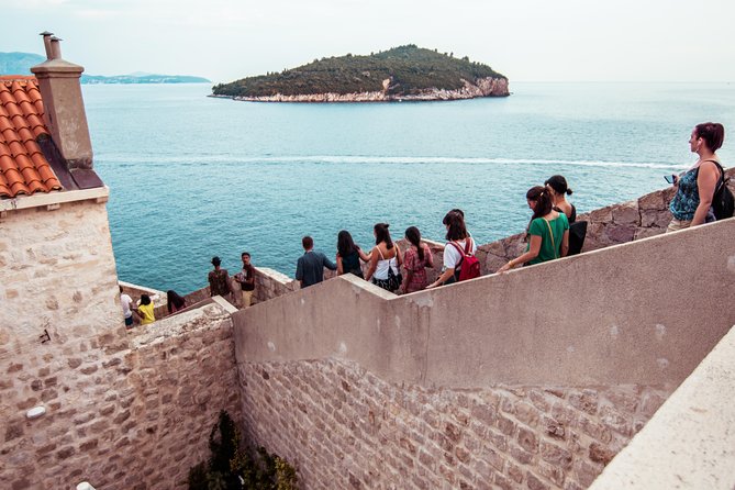 Dubrovnik: Ancient City Walls & Wars Walking Tour - Entering Through Pile Gate: what this tour does well fast