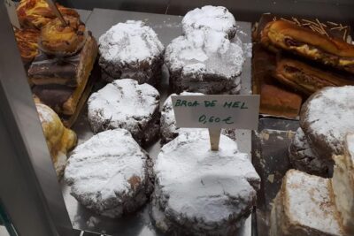 Eat & Tell Porto's Tale: The historical tour that goes through your stomach! - Start Smart: Meeting Point, Finish by the River, and the Walk Pace