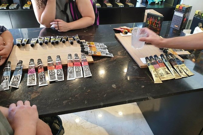 Eat & Tell Porto's Tale: The historical tour that goes through your stomach! - Torre dos Clérigos Outside: A 15-Minute Story Stop With a Cookie Twist