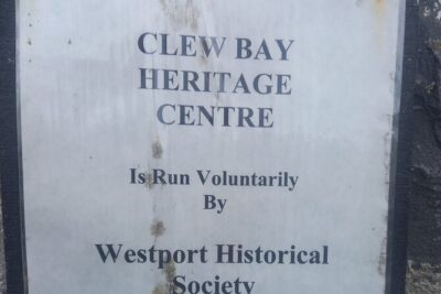 EBIKE GUIDED TOUR HERITAGE center & THE PIRATE QUEEN LEDGENDS - Heritage Centre Westport: famine-era stops and the pirate-queen backbone