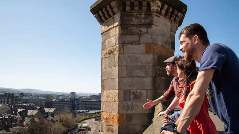 Edinburgh: Edinburgh Castle Guided History Tour with Tickets - After the tour: using your included ticket for museums