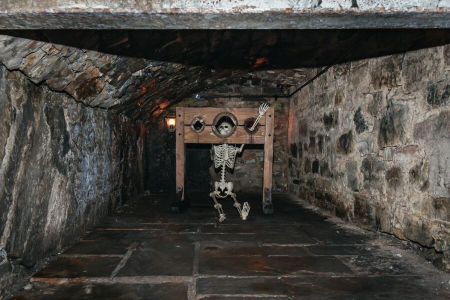 Edinburgh: Old Town and Underground Historical Tour - Key highlights at a glance