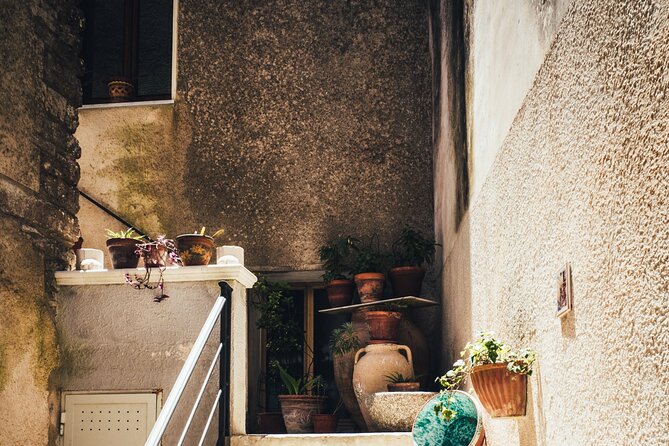 Erice walking-tour, the ancient village and local products (all incl) - Carpets, pottery, and pastry tastings: the local-products heart