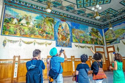 Essentials of Valencia and its World Heritage Sites - Start at Estació del Nord: getting your bearings before the stories