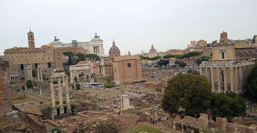 Exclusive tour of Ancient Rome and Domus Tiberiana - Palatine Hill and Roman Forum: Where Roman power looked out