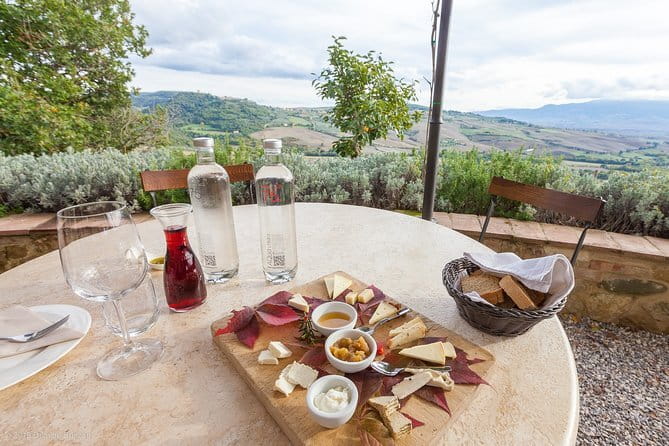 EXCLUSIVE - Wine Tasting near Florence with Castle and Ancient Cellars Tour - Logistics: where to meet in Pontassieve and how the 2 hours flow