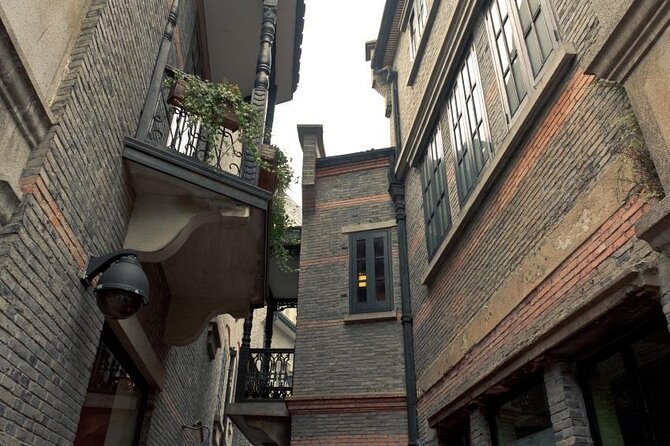 Explore Shanghai Ancient Downtown with Authentic Local Food - Key highlights at a glance
