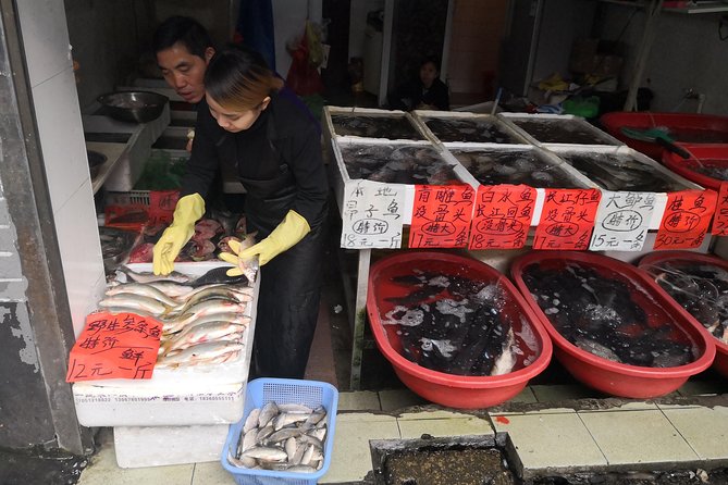 Explore Shanghai Ancient Downtown with Authentic Local Food - Yu Garden Bazaar: A 900-Year-Old Stop That Actually Feels Old