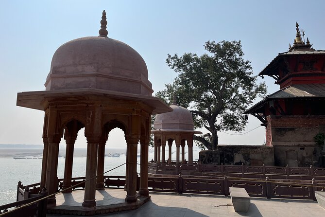 Explore the Ancient and Hidden Sides of Varanasi - Kashi Vishwanath Temple: outside-only views that still help