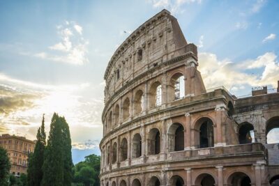 Express Colosseum Tour& Ancient Rome Access - Meeting point, names, and the 15-minute rule