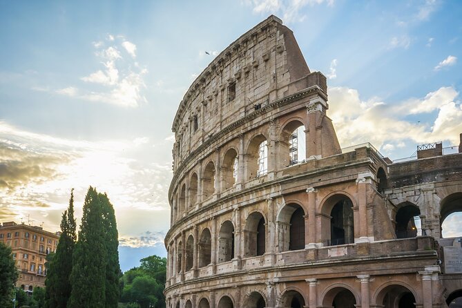 Express Colosseum Tour& Ancient Rome Access - Meeting point, names, and the 15-minute rule