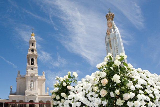 Faith and Heritage: Fátima, Batalha, Nazaré, Óbidos from Lisbon - Fátima Sanctuary and Capela das Aparições: a place with atmosphere