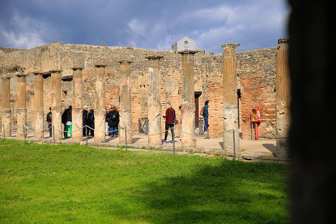 Fast Access Exclusive Private Ancient Pompeii Half Day Tour with Local Guide - Stop 5: Terme del Foro—Roman baths and the eruption timeline