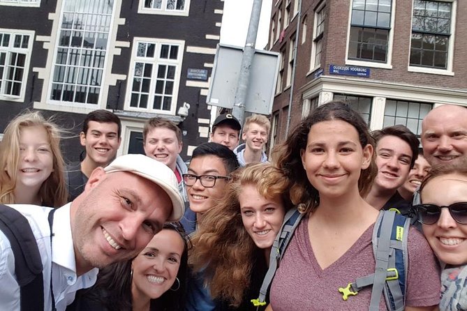 Financial History Tour - Hidden corners and iconic views: what the city-walking part delivers