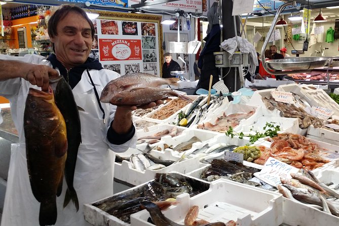 Food Tasty and History Tour in Civitavecchia - The final tasting at Piazza Antonio Fratti: where the tour turns into lunch