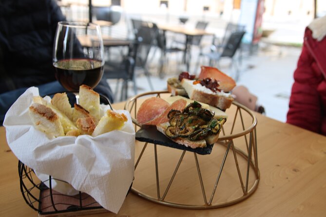 Food Tasty and History Tour in Civitavecchia - What you actually eat (and why the format is good value)