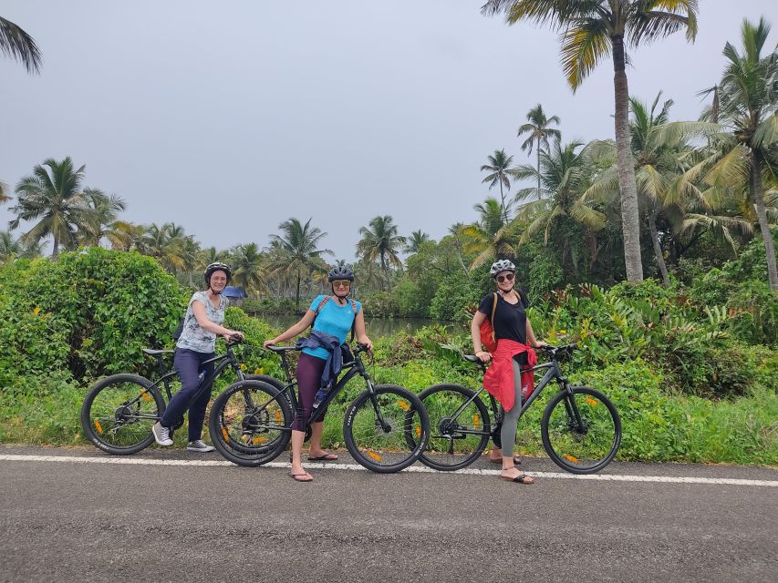 Fort Kochi Heritage Day Cycling Tour - St. Francis Church and Paradesi Synagogue: two heritage landmarks in one run