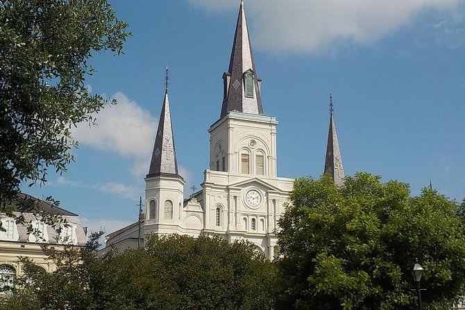 French Quarter History Tour with Cafe Du Monde - Café du Monde: how the voucher finish works (and how to time it)