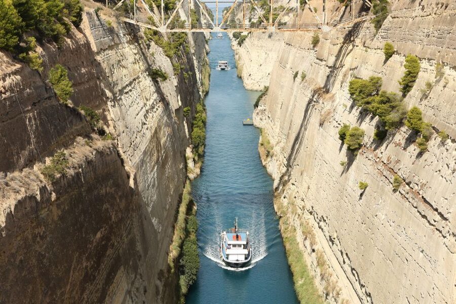 From Athens: Ancient Corinth Day Trip with Canal & VR Guide - Ancient Corinth and the VR audio guide: From names to scenes