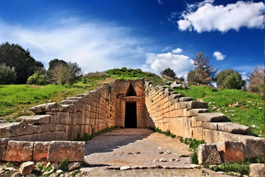From Athens: Explore Ancient Greece 4-Day Tour - Delphi + Arachova + the in-between drive: worship, views, and the sacred atmosphere