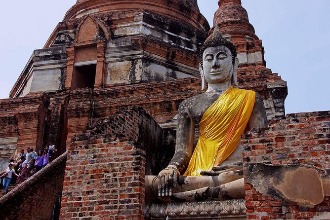 From Bangkok: Ayutthaya Temples Small Group Tour with Lunch - Golden Mount (Wat Phu Khao Thong): a victory monument and a viewpoint break