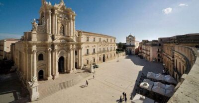 From Catania: Syracuse and Noto Culture and History Tour - Ortigia Island in Syracuse: cathedrals, lanes, and that 2,000-year feel