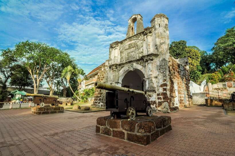 From Kuala Lumpur: Full-Day Historical Tour of Malacca - The in-between stops: quick turns that still matter