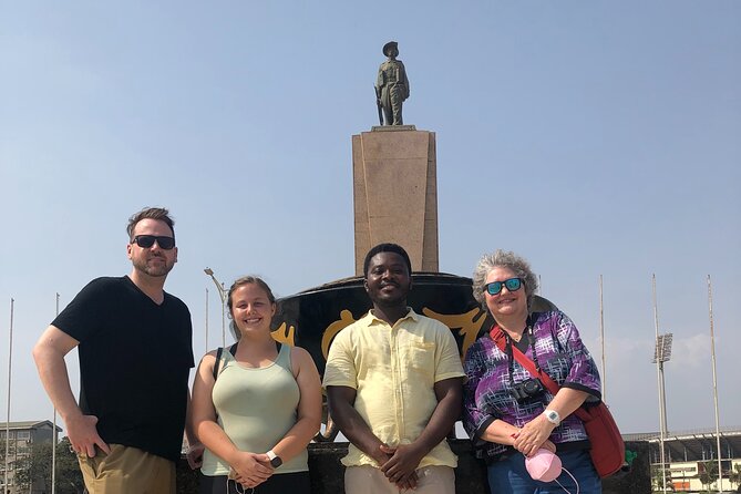 Full-Day Private Culture and History Tour of Accra - Makola Market: seeing Accra as a working city