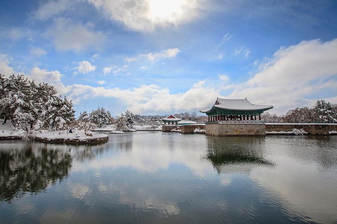 Full day Private Gyeongju UNESCO Heritage Tour : a glimpse into Silla - Chemseongdae Observatory + Gyochon Village: Star-Gazing Meets Everyday Life