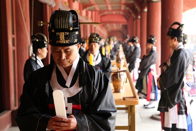 Full-day UNESCO Heritage Tour with Suwon Hwaseong from Seoul - Bukchon Hanok Village in the Morning: Old Houses, Real Streets