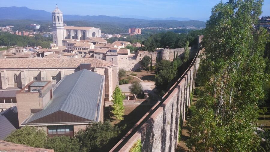Girona: Jewish Heritage Guided City Tour and Museum Visit - El Call in Focus: Seeing Three Synagogue Sites Without Guesswork