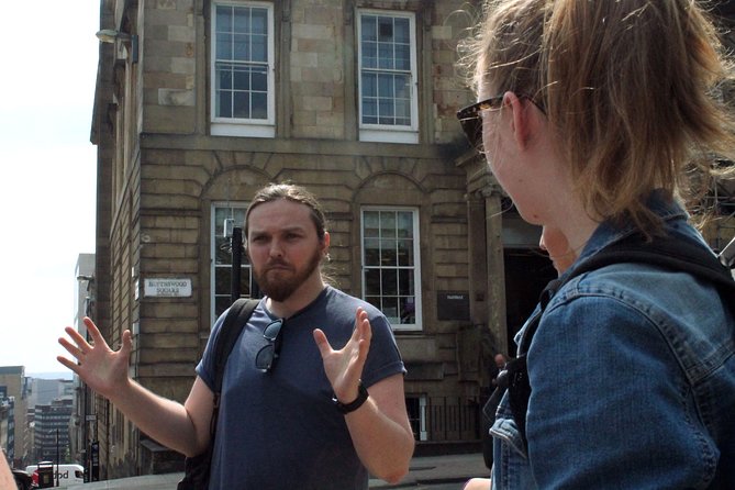 Glasgow: Pubs & History Walking Tour with Beer Tasting - Stop 1: George Square, Glasgow’s Public Living Room