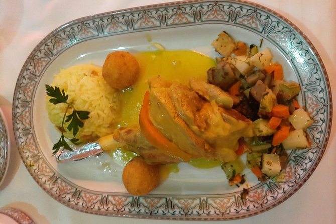 Guided tour in the UNESCO world heritage Medina of Tunis - Souk Al Attarine and Café du Souk: scents, specialties, and a needed pause
