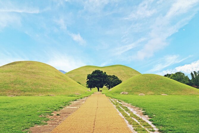 Gyeongju UNESCO World Heritage Guided Day Tour from Busan - Yangdong Folk Village and Daereungwon Tomb Complex: UNESCO Stops With Real Walking
