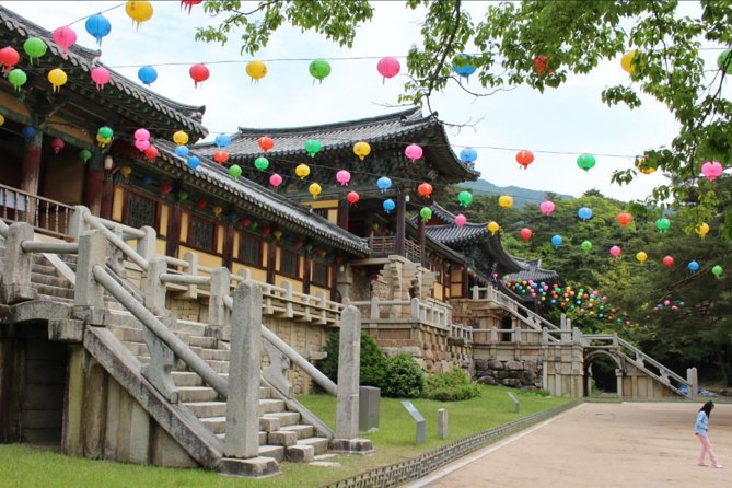 Gyeongju UNESCO World Heritage Sites and History Full-Day Tour with Lunch - Donggung Palace & Wolji Pond: palace ponds and quiet scenery
