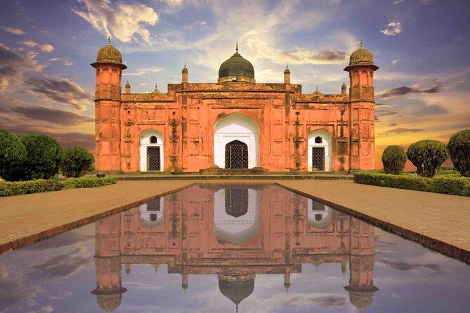 Half-day Old Dhaka History & Heritage Private Tour - Route rundown: Curzon Hall and Shaheed Minar to get your bearings