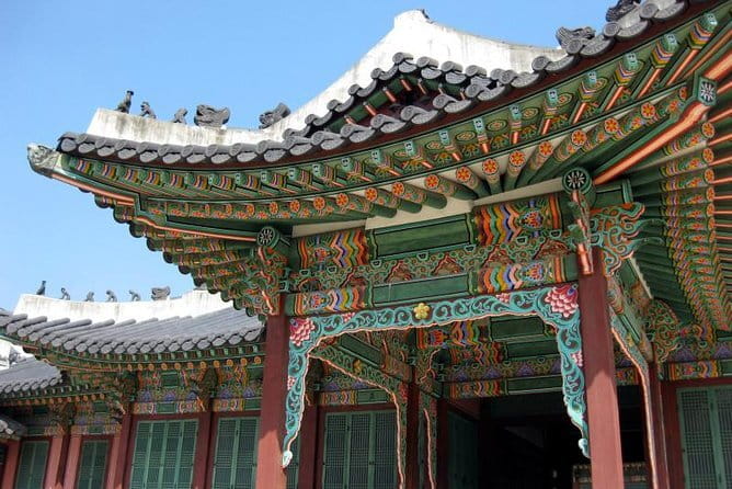 Hanbok Photoshoot and History Tour at Gyeongbokgung Palace - Price and value: what you’re really paying for