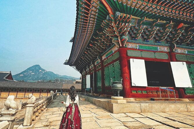 Hanbok Photoshoot and History Tour at Gyeongbokgung Palace - Logistics that matter: group size, timing, and Tuesdays