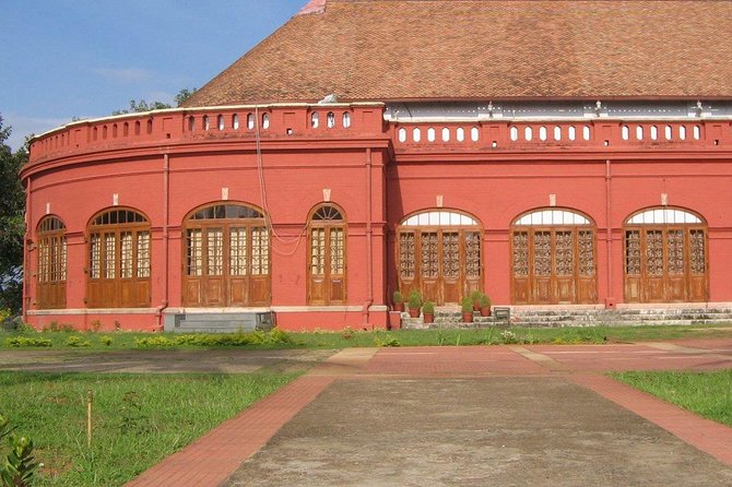 Heritage & Cultural Walk of Trivandrum 2 Hour Guided Walking Tour - Keralam Museum of History and Heritage + Mateer Memorial Church: culture in two directions