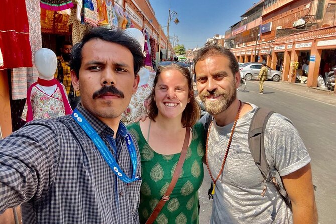 Heritage Culture and History Walking Tour in Jaipur - Govind Devji Temple: aarti and a quieter kind of sightseeing