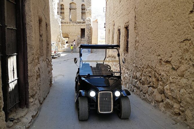 Heritage private Tour by classic carts - Passing the Nizwa central market and souk area