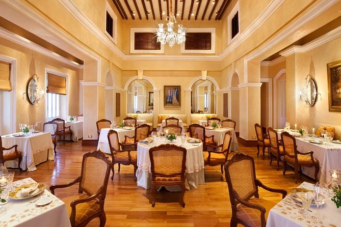 Heritage Walk with HiTea at Falaknuma Palace - How to time your afternoon around the views