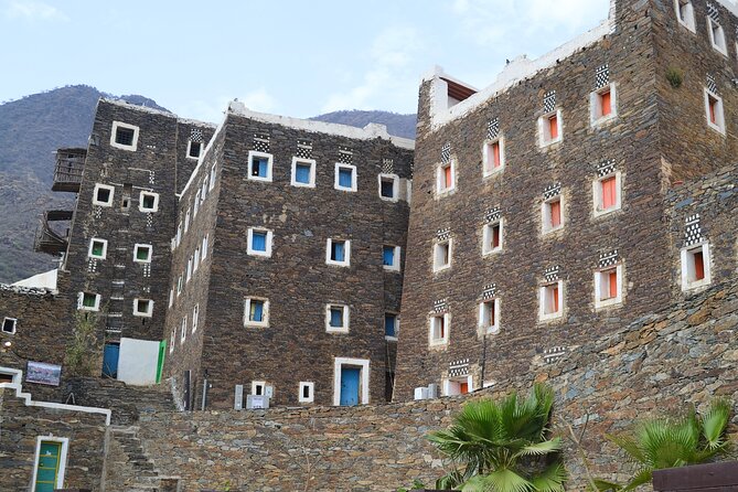 Historical & Heritage Tour in Abha- Rijal Almaa Village - Rijal Almaa lunch: a break inside a village over 900 years old